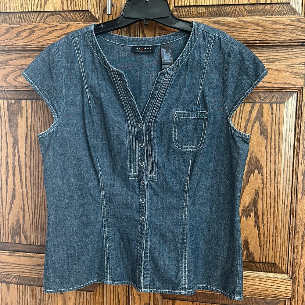 Access cap sleeve denim top with white topstitching